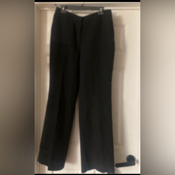 Calvin Klein ladies trousers are a size 10. - Picture 1 of 12